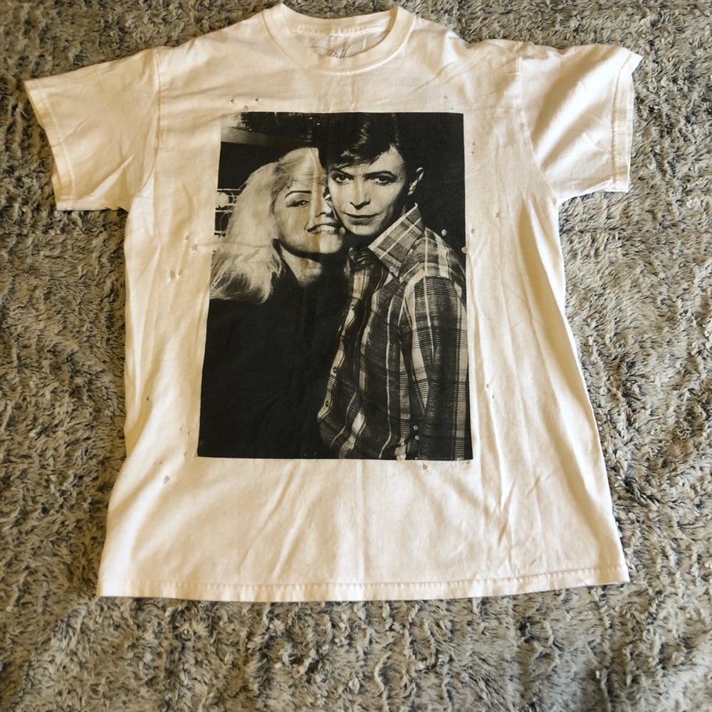 Retro 90s T shirt I bought from forever 21 holes came wit the shirt